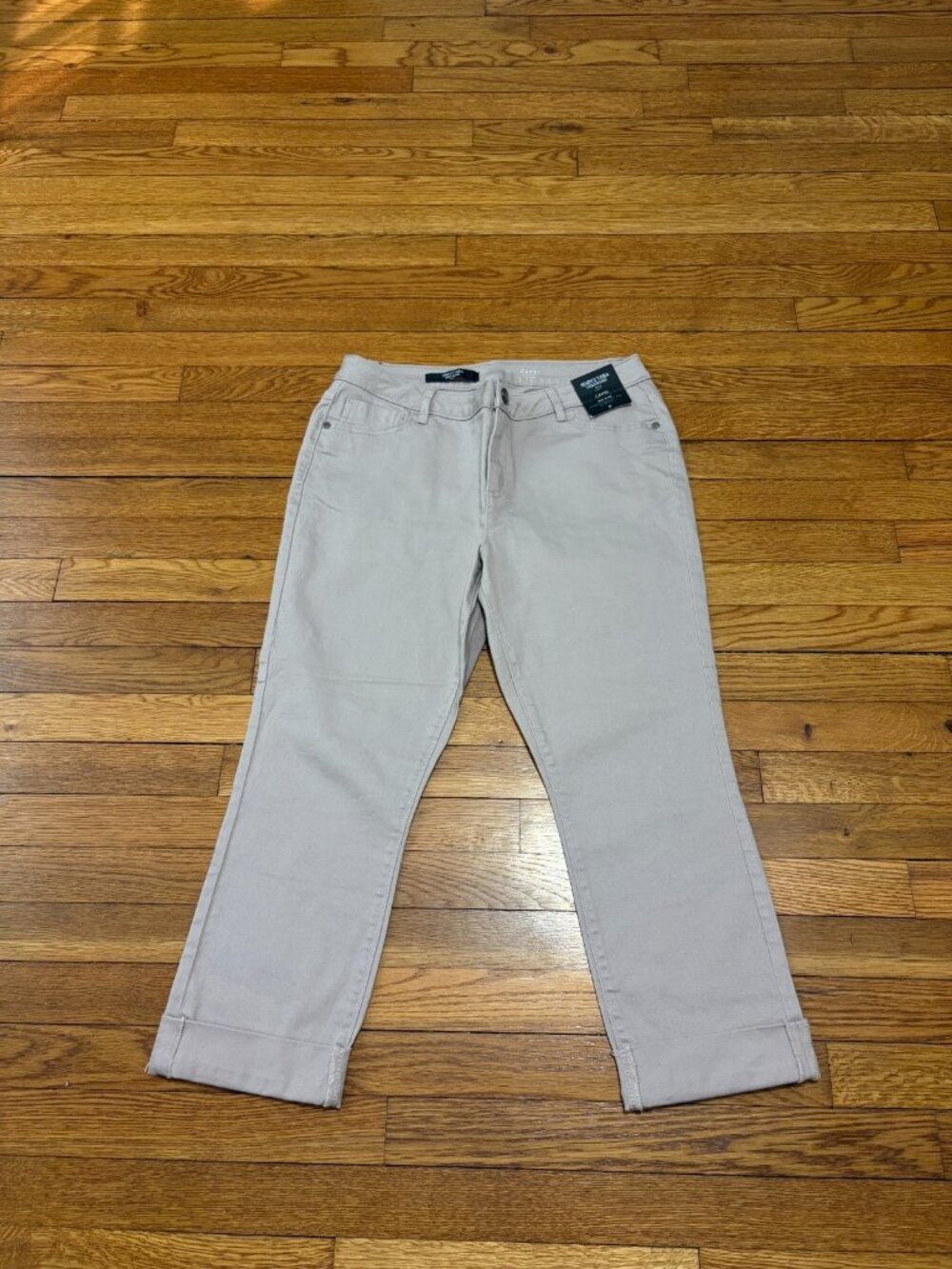 Simply Vera Wang Womens Capri Jeans Size 12 Gray Mid Rise Stretch Denim NWT $50